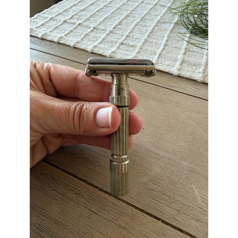 Vintage 1960 GILLETTE Adjustable Fat Boy Razor Case - Picture 6 of 7